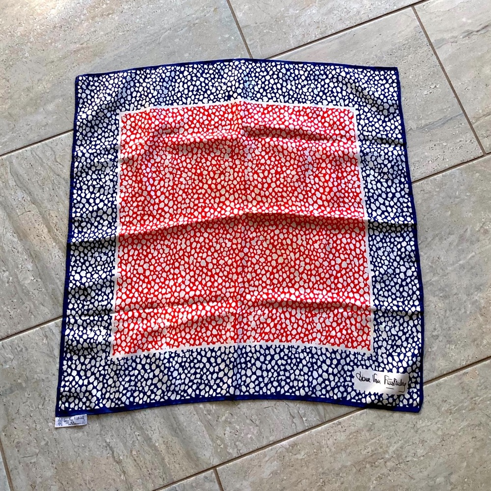 Diane Von Furstenberg vintage scarf - silk